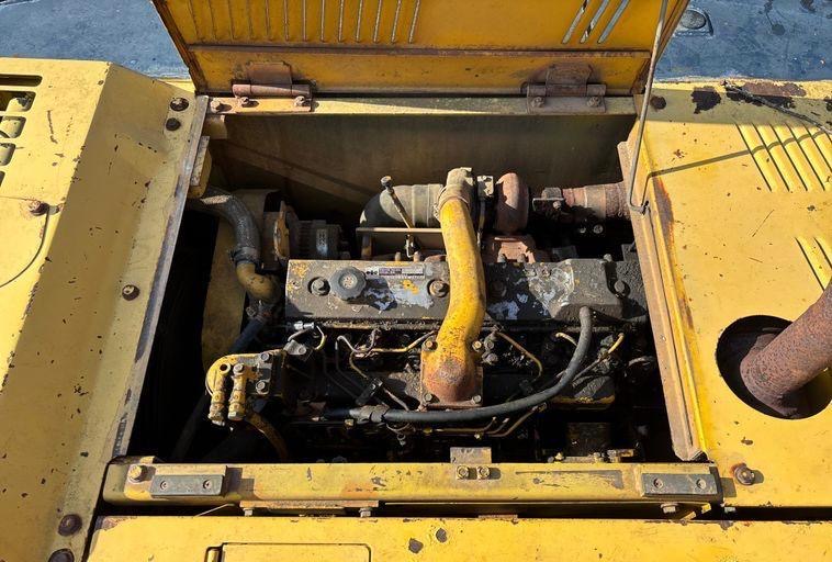 KOMATSU PC 200 EXCAVATOR - View 11