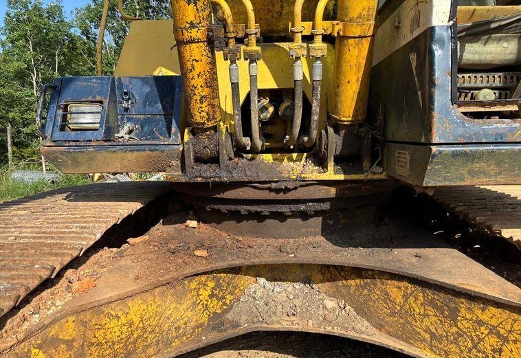 KOMATSU PC 200 EXCAVATOR - View 14
