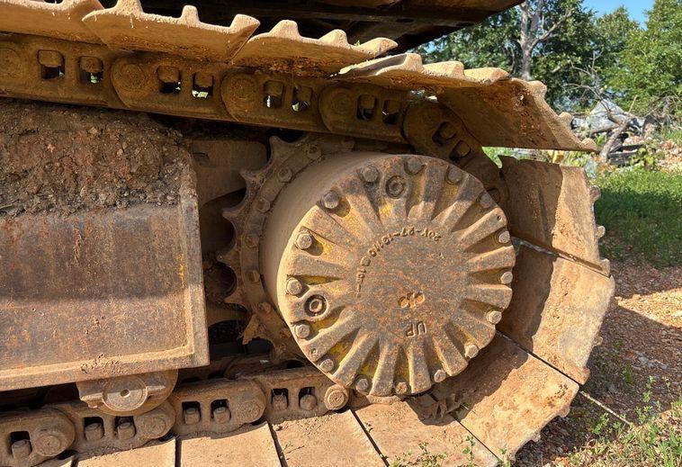 KOMATSU PC 200 EXCAVATOR - View 8