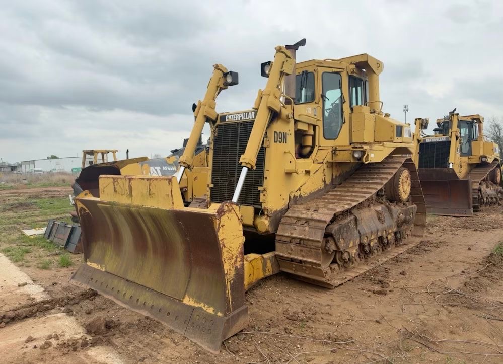 1990 CATERPILLAR D9N DOZER with ripper