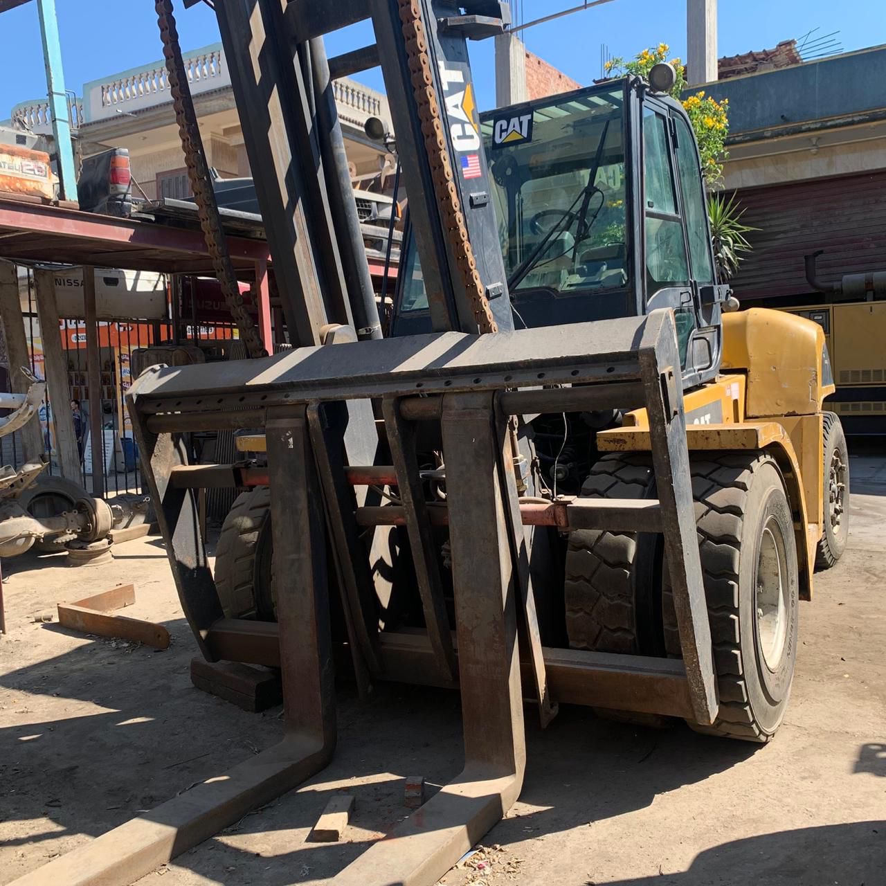 2012 CATERPILLAR  P33000  FORKLIFT - View 1